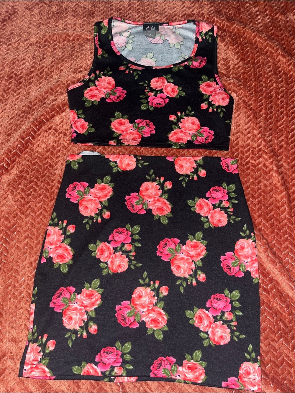 Dots Black Floral Two-Piece Crop Top & Skirt Set. Size S